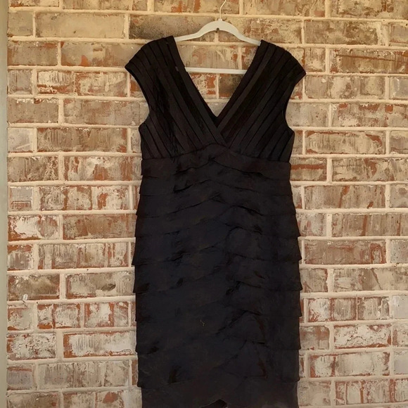 ADRIANNA PAPELL BLACK TIERED FORMAL DRESS SZ 14 - Picture 2 of 11